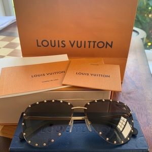 Authentic Louis Vuitton party aviator sunglasses
